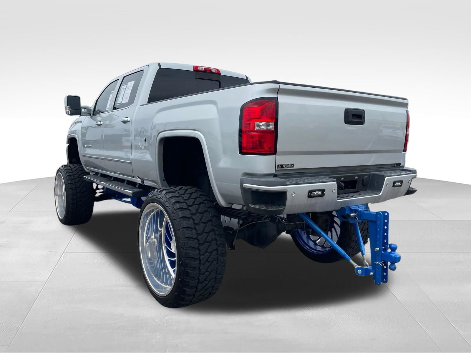 Used 2018 GMC Sierra 2500 Denali w/ Duramax Plus Package AWD/4WD image 7