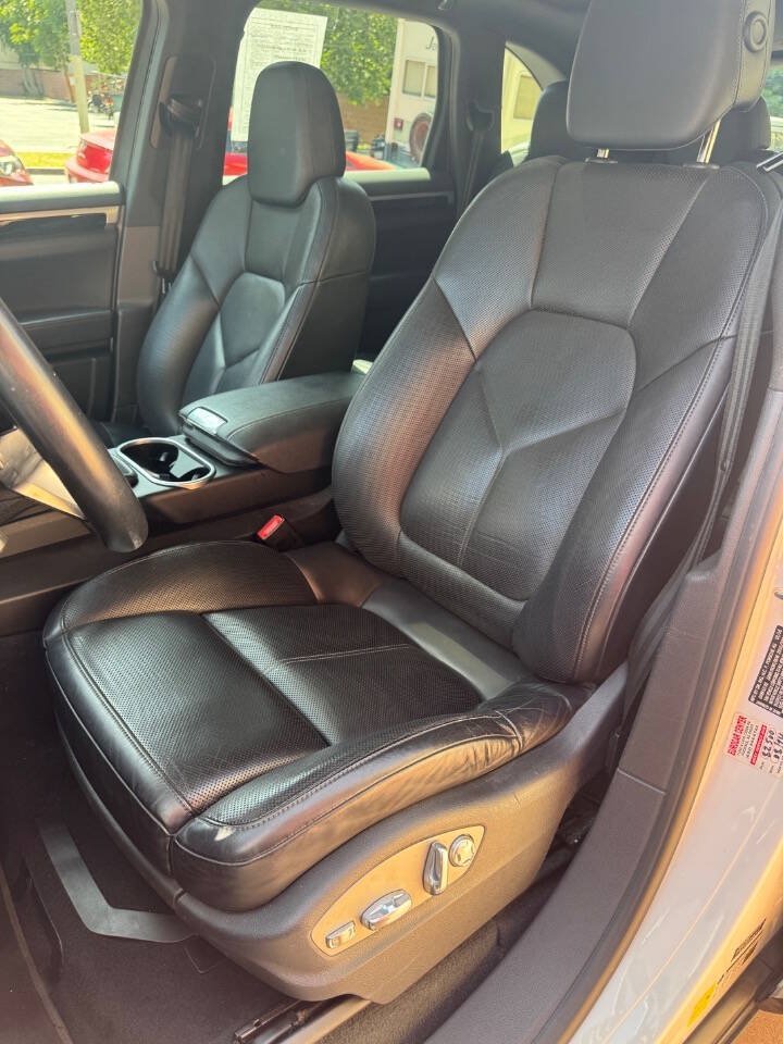 Used 2016 Porsche Cayenne AWD/4WD image 12