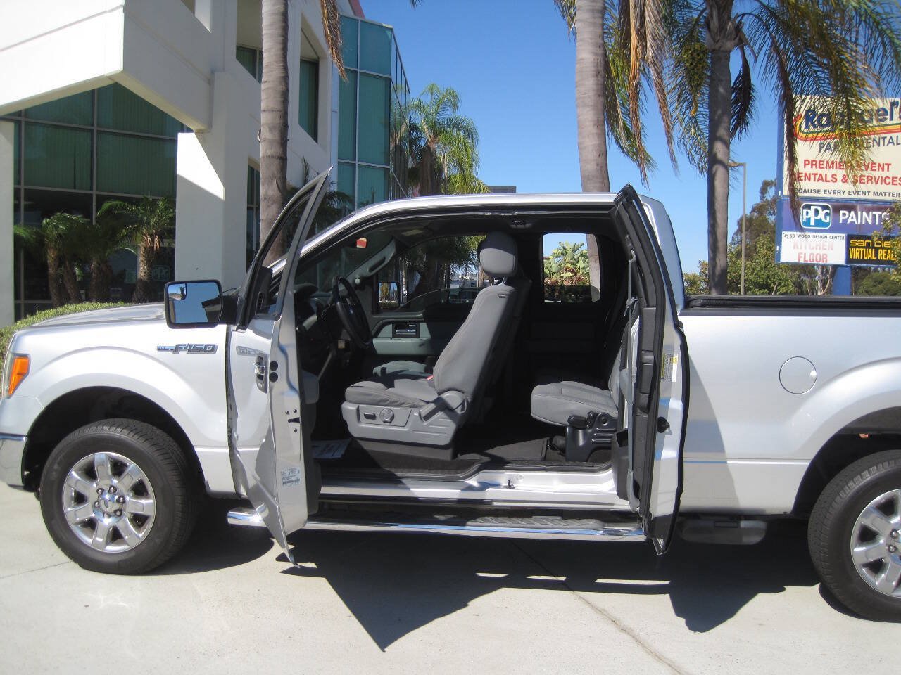 Used 2013 Ford F150 XLT w/ Luxury Equipment Group AWD/4WD image 18