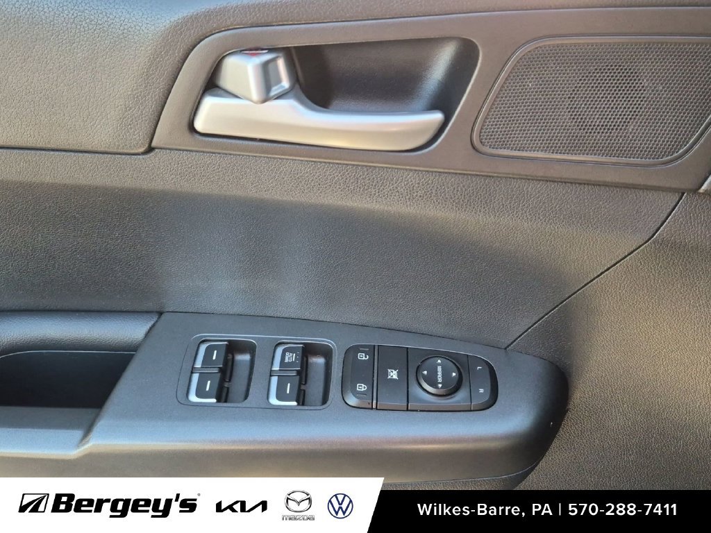 Used 2020 Kia Sportage LX AWD/4WD image 21