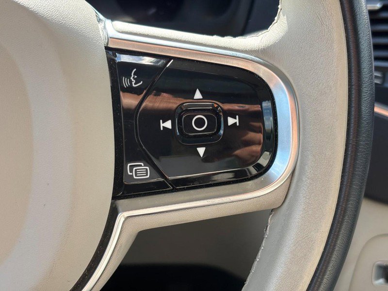 Used 2023 Volvo XC90 B5 Core w/ Protection Package Premier image 18