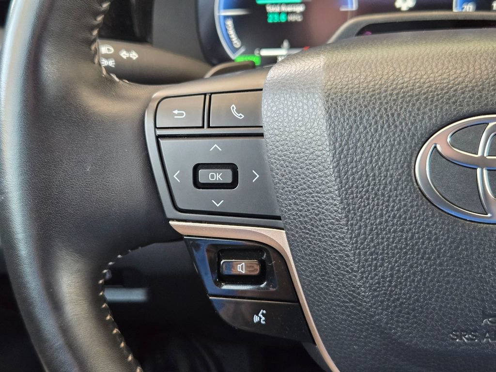Used 2025 Toyota Crown Platinum AWD/4WD image 22
