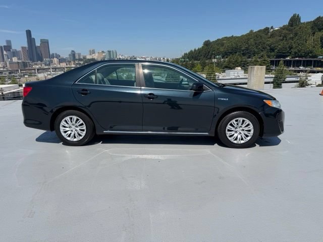 Used 2013 Toyota Camry LE FWD image 2