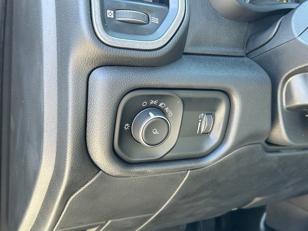 Used 2022 RAM 2500 Tradesman AWD/4WD image 32