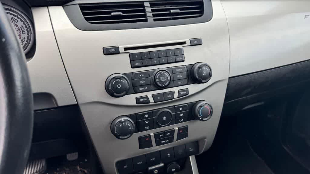 Used 2010 Ford Focus SES FWD image 19