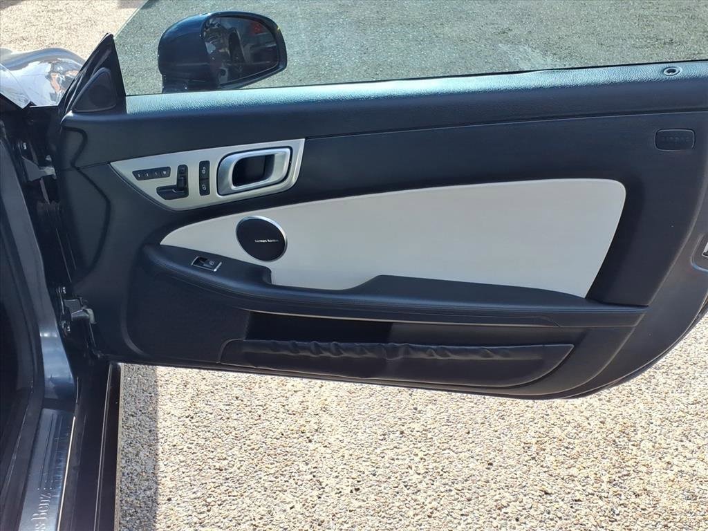 Used 2012 Mercedes-Benz SLK 350 image 11
