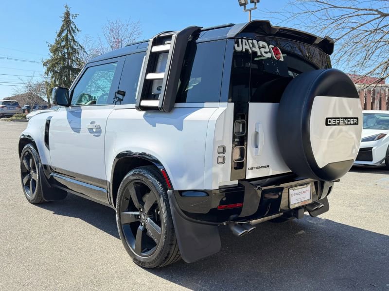 Used 2023 Land Rover Defender 90 V8 image 7