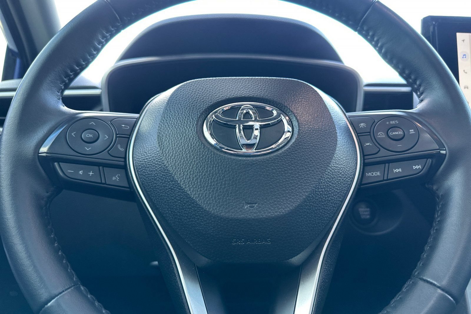 Certified 2025 Toyota Corolla Cross XLE FWD image 23