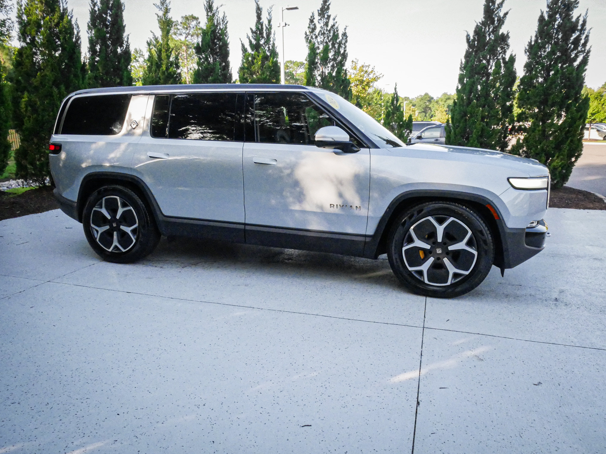 Used 2024 Rivian R1S Adventure Quad AWD/4WD image 11