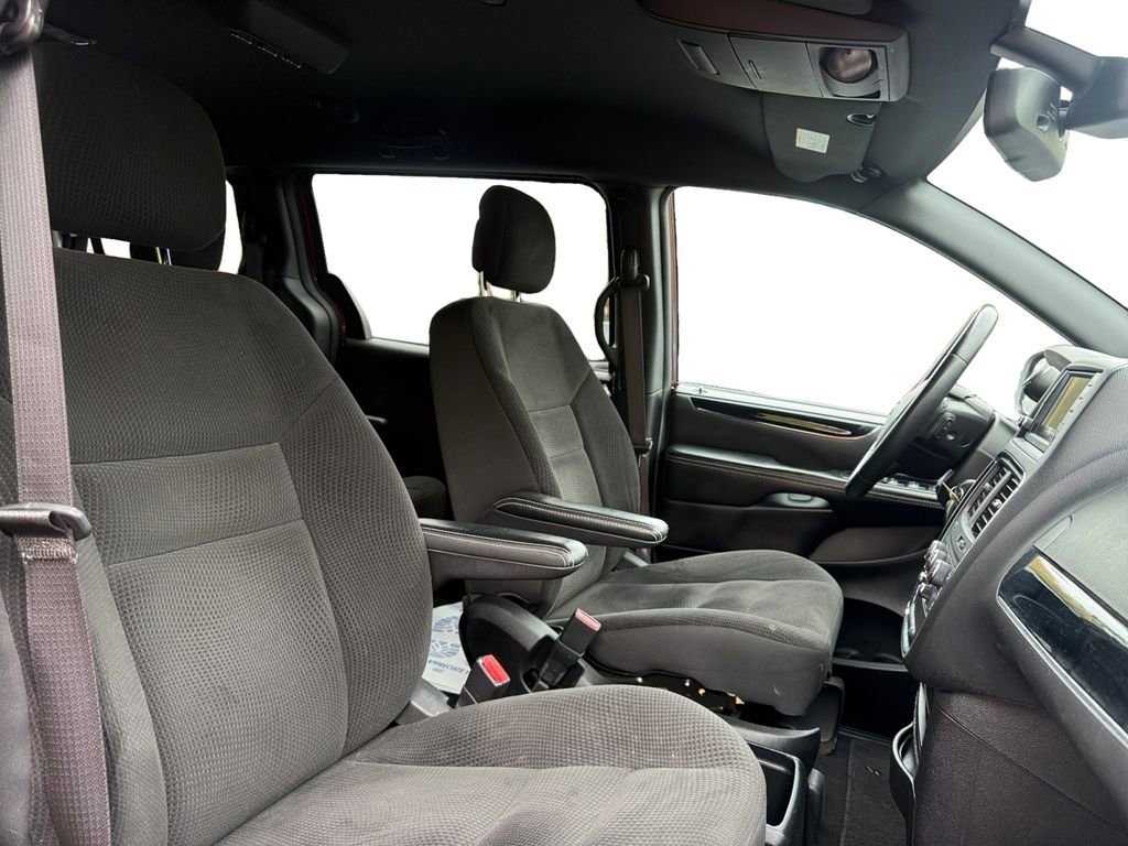Used 2018 Dodge Grand Caravan SE FWD image 15