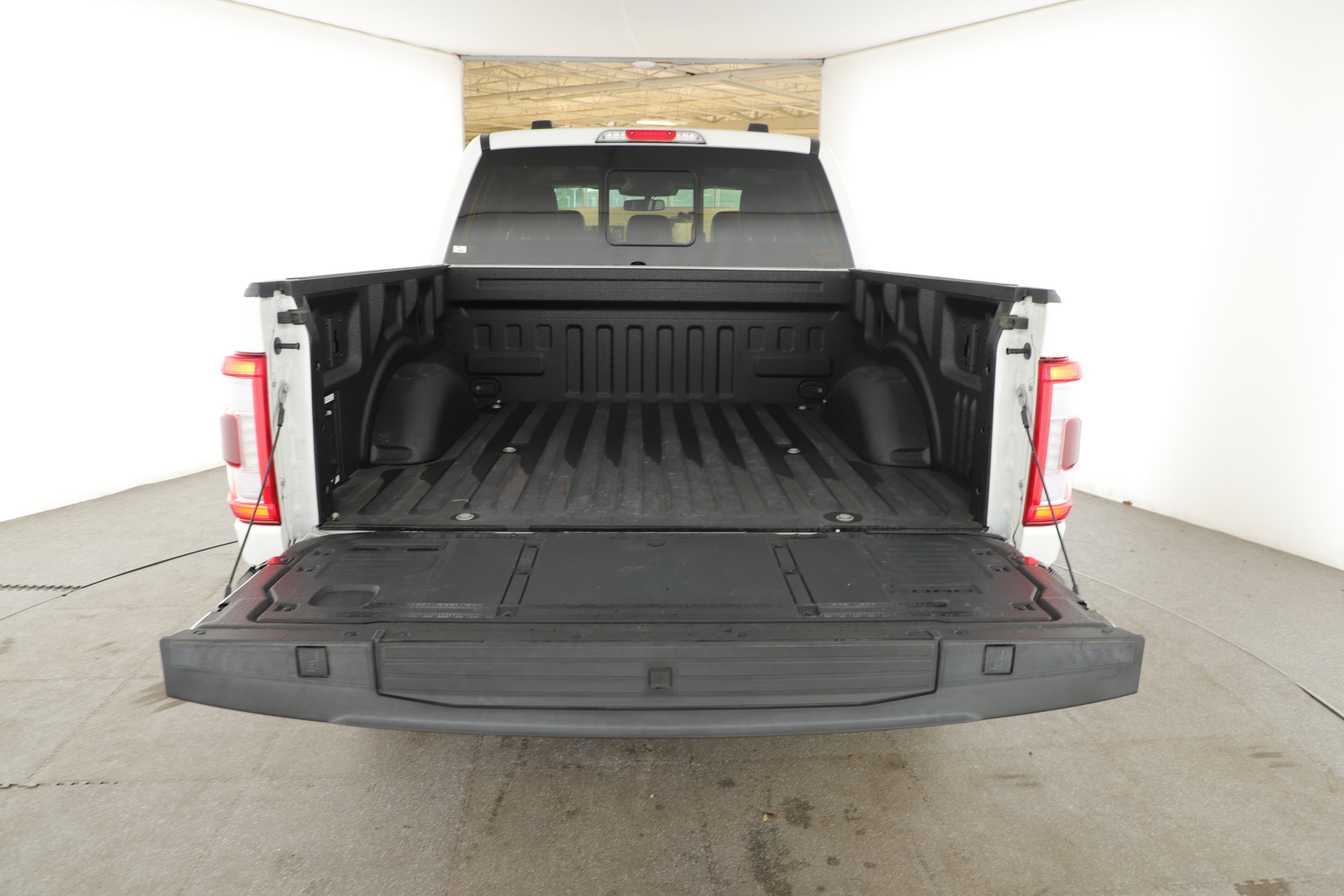 Used 2023 Ford F150 Lariat w/ Equipment Group 502A High AWD/4WD image 5