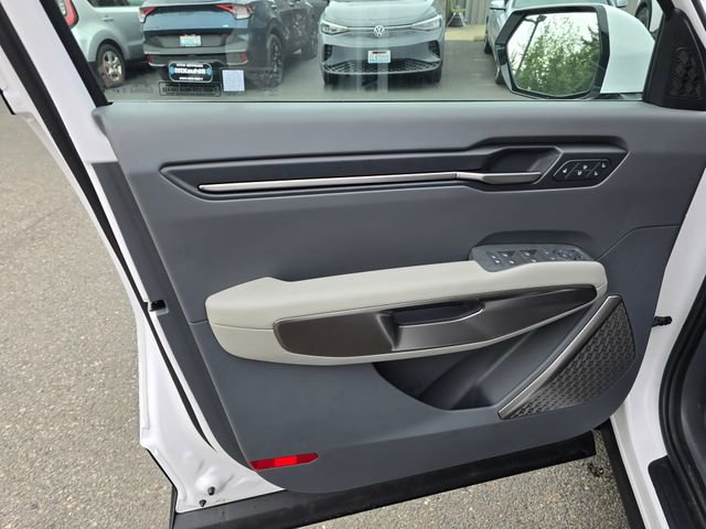 New 2026 Kia EV9 Wind image 8