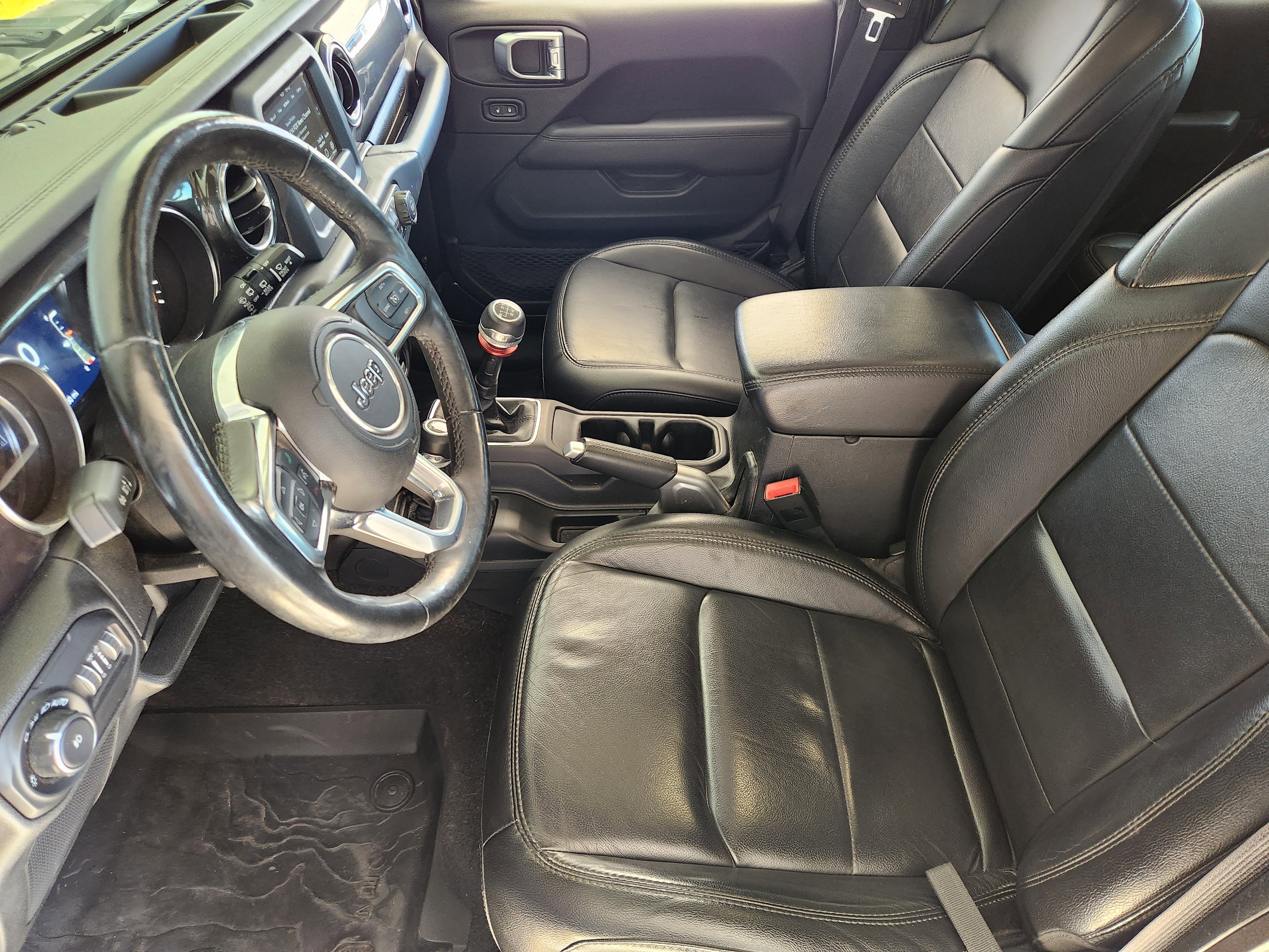 Used 2020 Jeep Wrangler Unlimited Sahara AWD/4WD image 14
