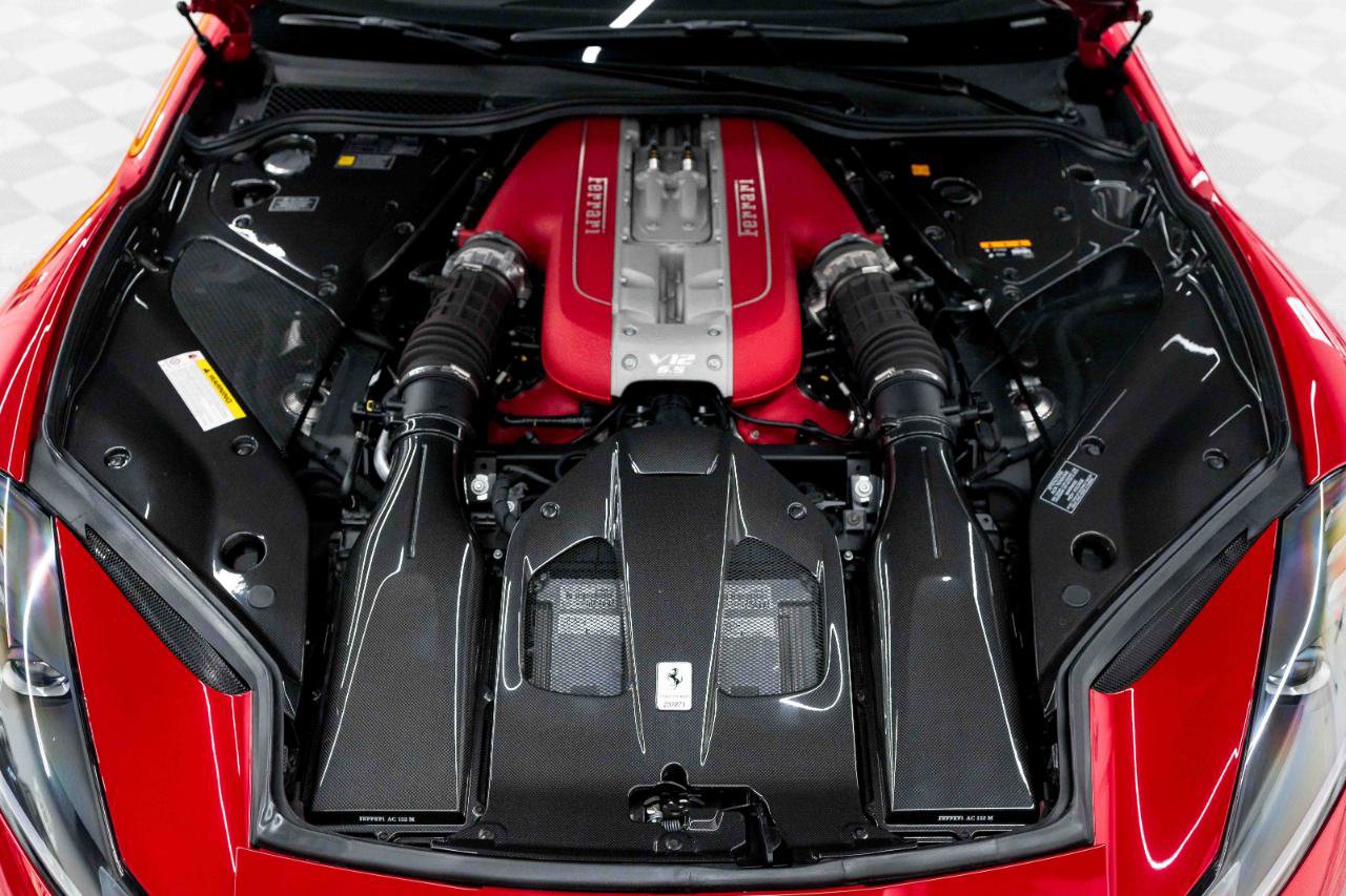 Used 2018 Ferrari 812 Superfast RWD image 95