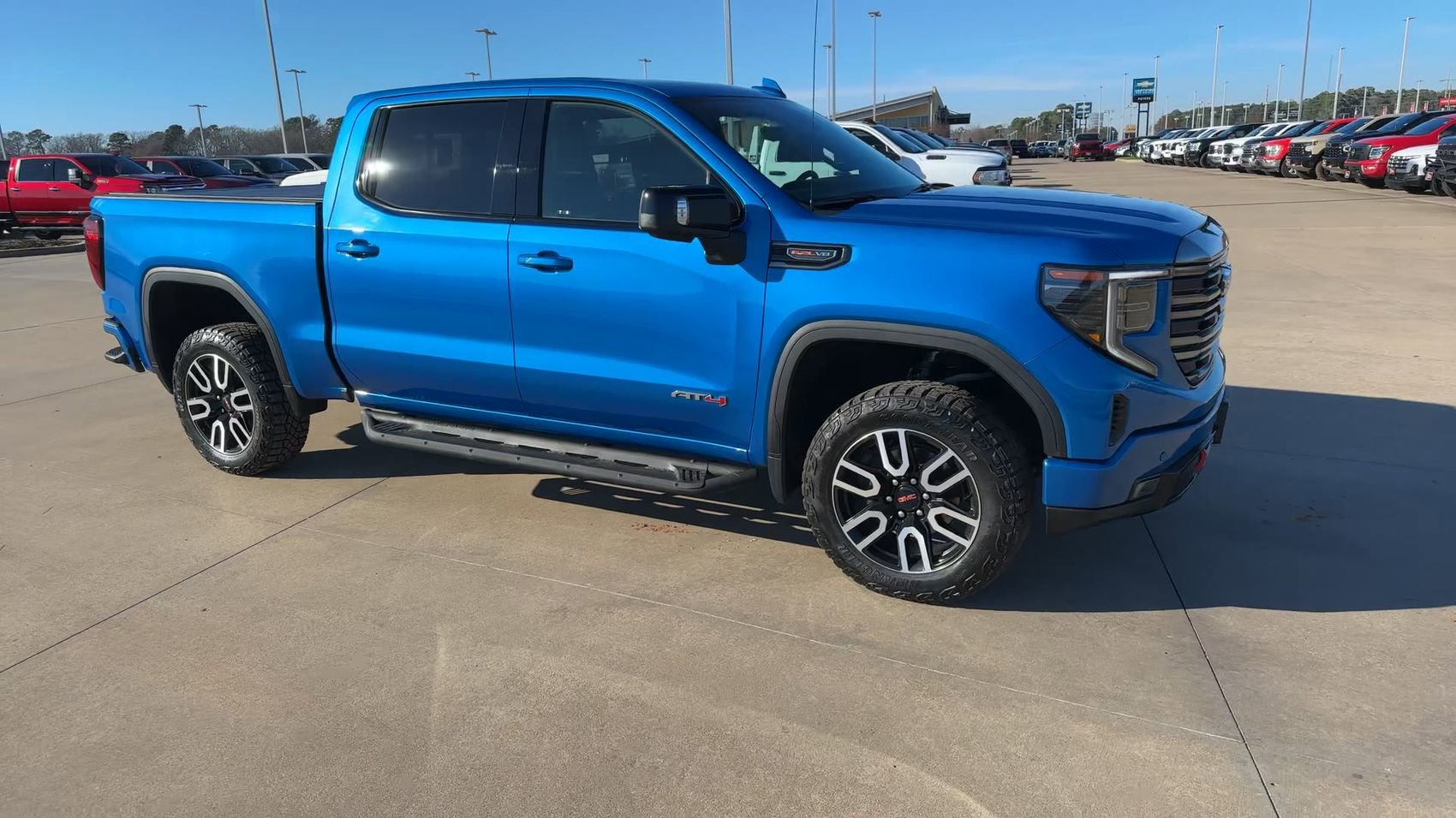 Used 2024 GMC Sierra 1500 AT4 w/ Technology Package image 3