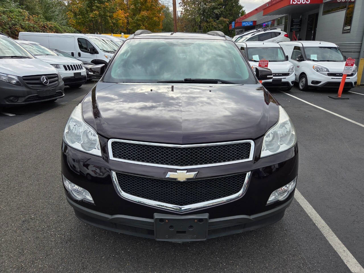 Used 2009 Chevrolet Traverse LT image 2