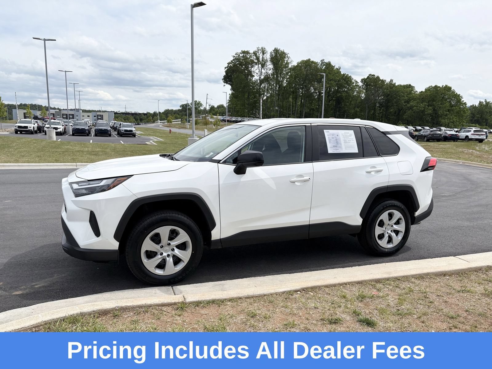 Used 2024 Toyota RAV4 LE FWD image 8