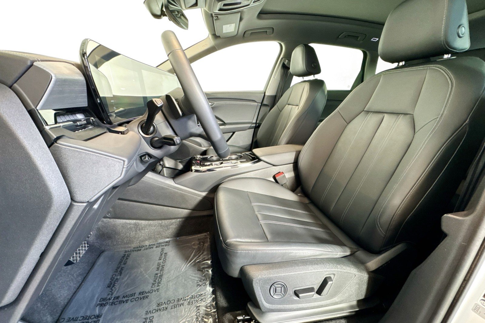 Used 2025 Audi Q6 e-tron Premium w/ Convenience Package image 18