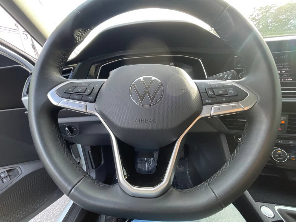 Used 2023 Volkswagen Jetta SE FWD image 23