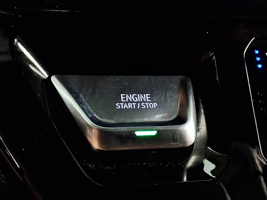 Used 2025 GMC Sierra 2500 Denali Ultimate image 16