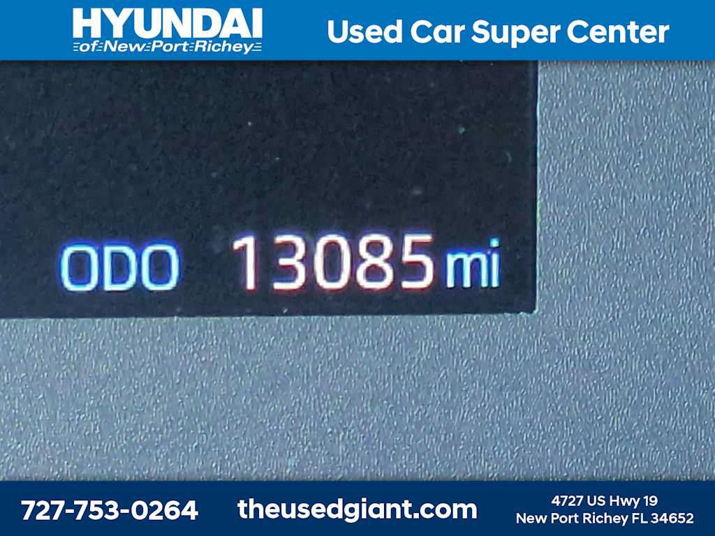 Used 2024 Toyota Corolla Cross LE FWD image 27