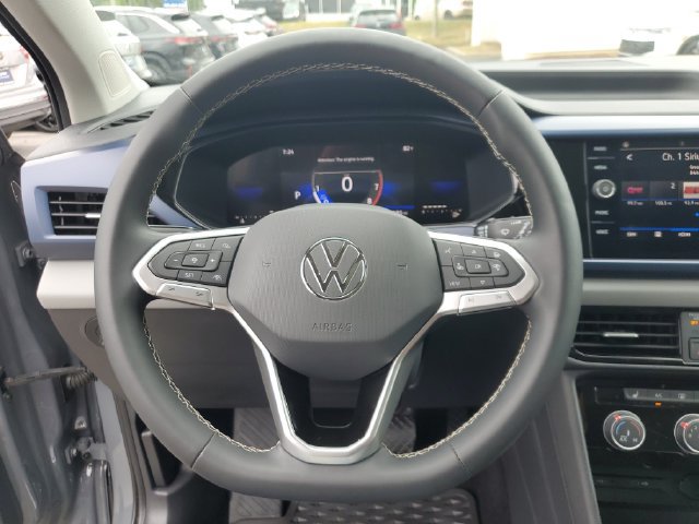 Certified 2023 Volkswagen Taos SE FWD image 31