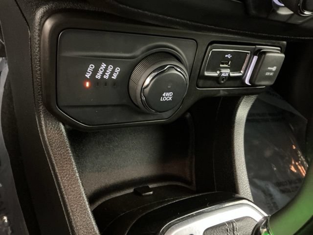Used 2021 Jeep Renegade Latitude AWD/4WD image 31