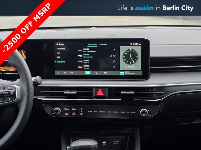 New 2025 Kia K5 LXS image 19