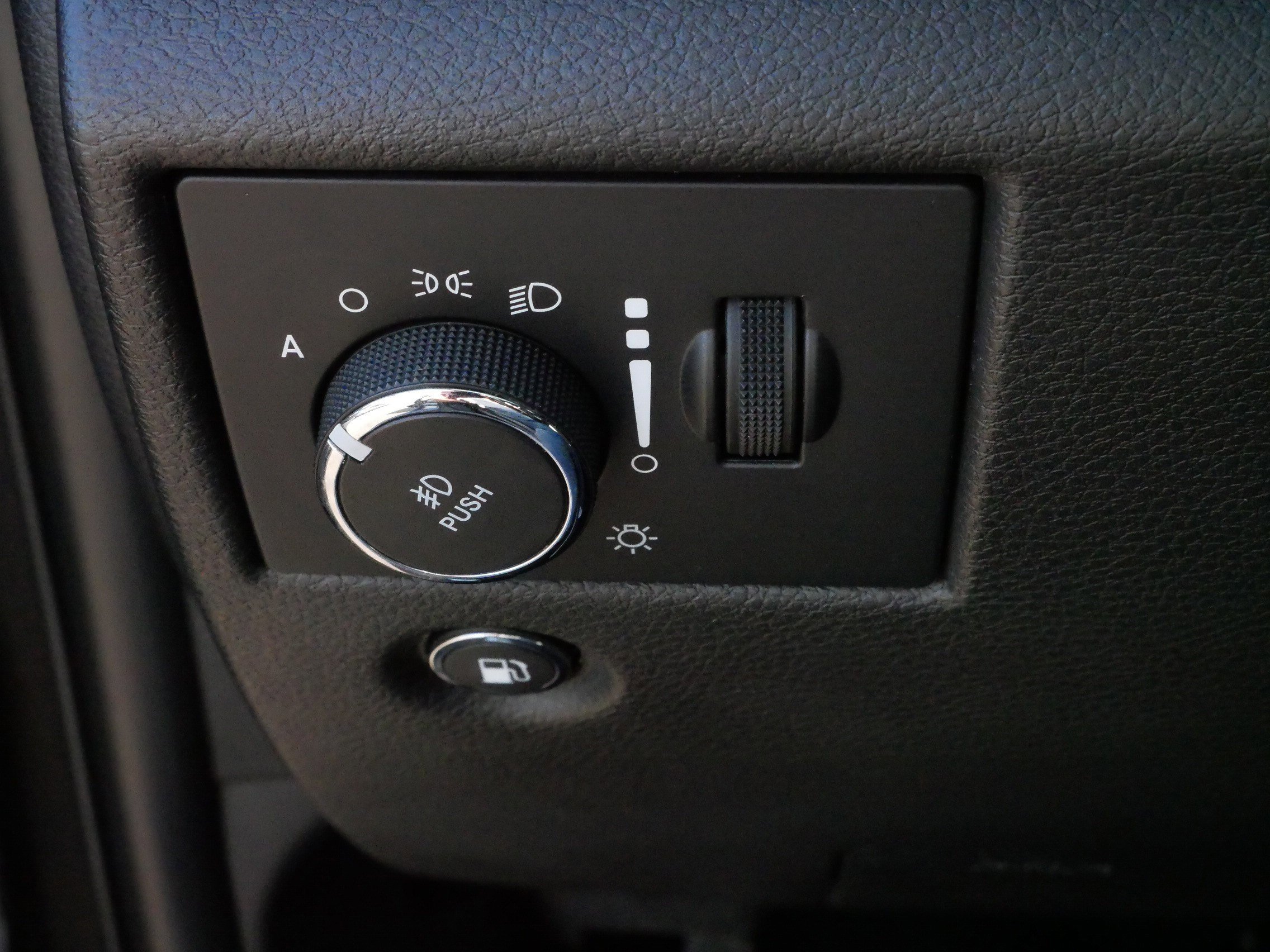 Used 2021 Jeep Grand Cherokee Limited image 26