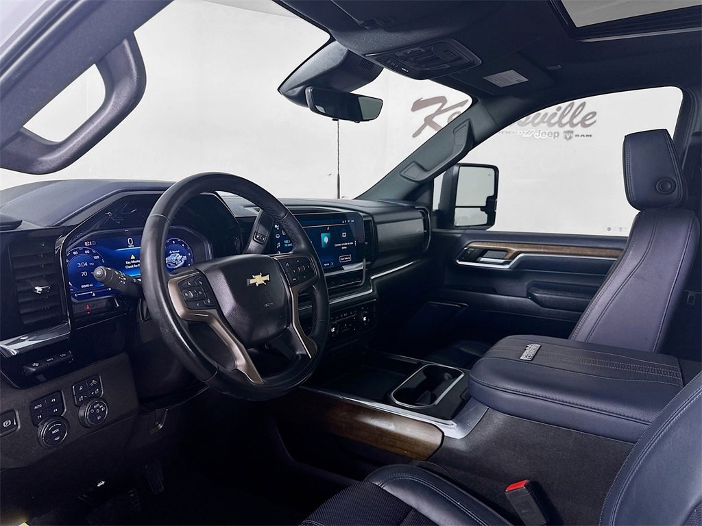 Used 2024 Chevrolet Silverado 3500 High Country w/ High Country Premium Package image 29