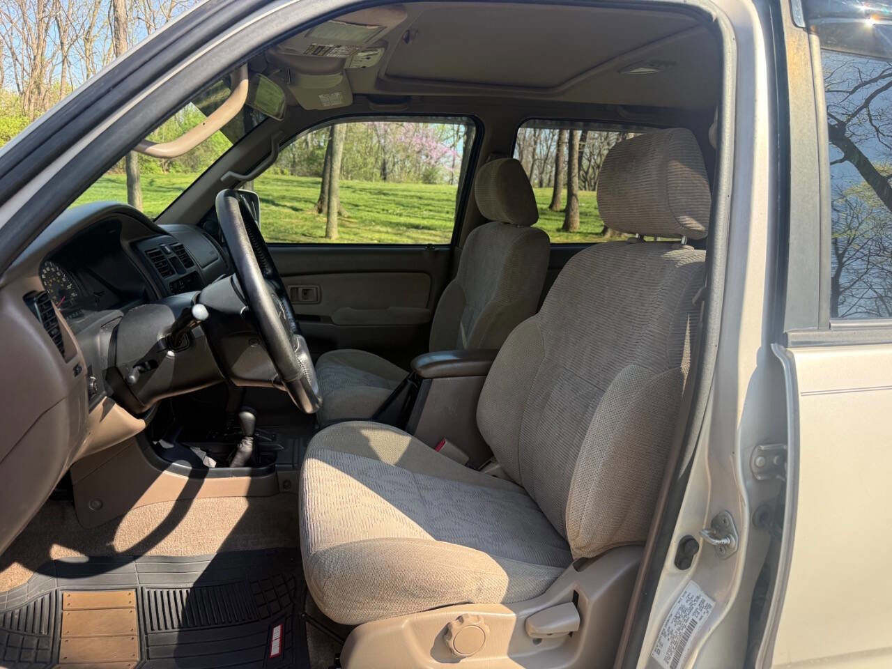 Used 2000 Toyota 4Runner SR5 image 21