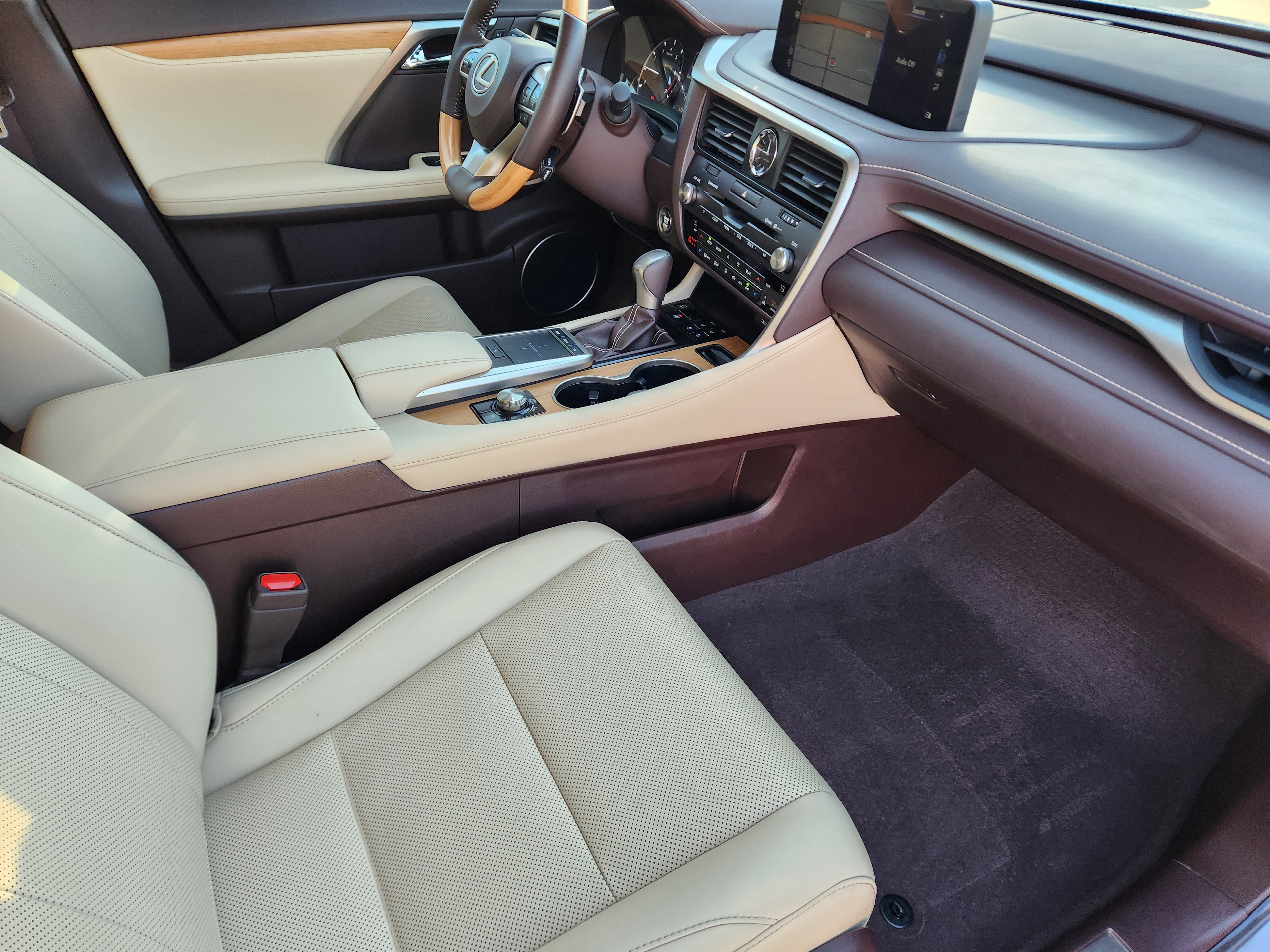 Used 2020 Lexus RX 350L FWD w/ Premium Package image 16