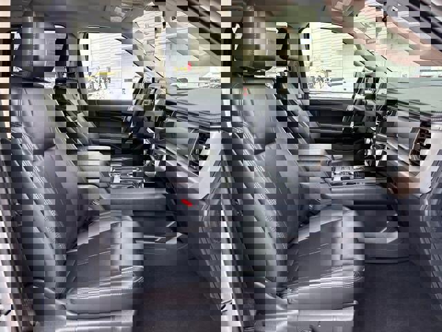 Used 2024 Ford Expedition XLT image 15