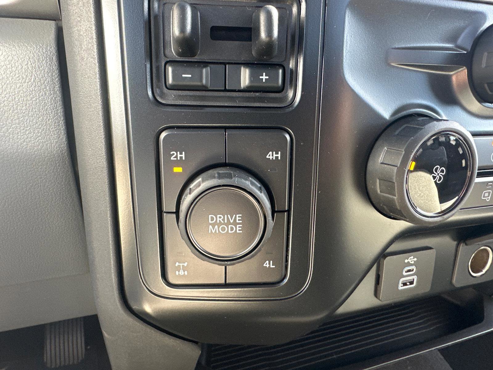 New 2026 Ford F350 XLT image 21