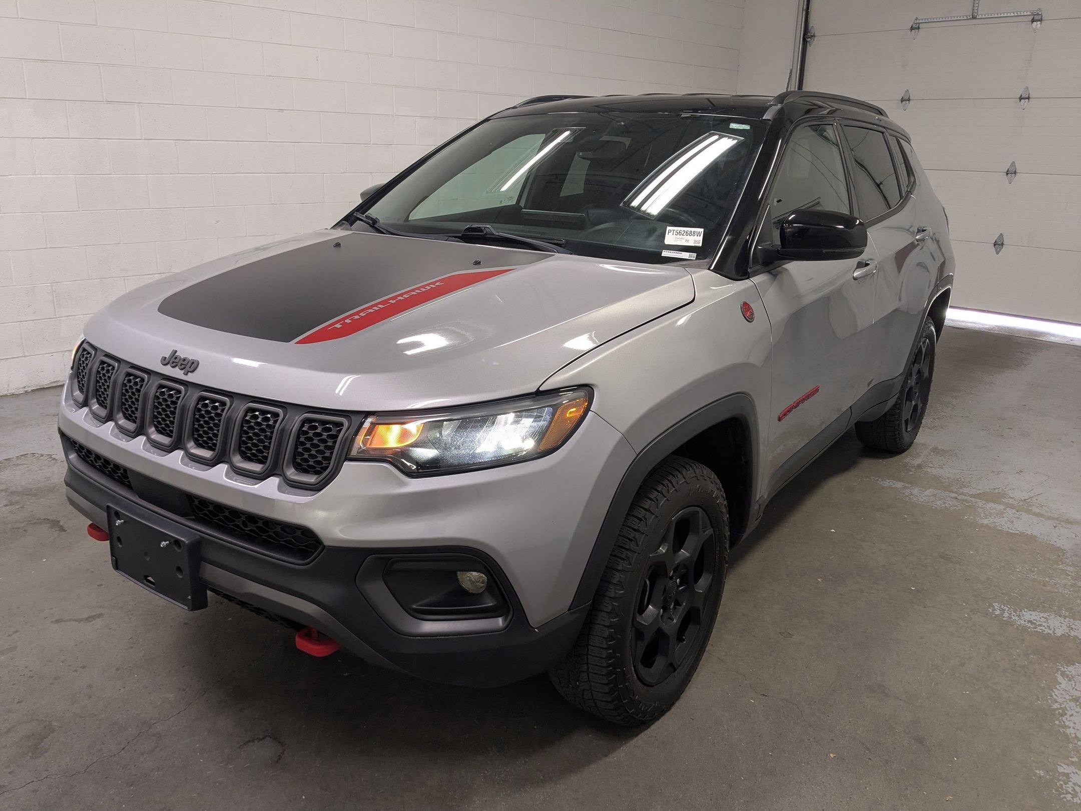 Used 2023 Jeep Compass Trailhawk w/ Trailhawk Convenience Group AWD/4WD image 11