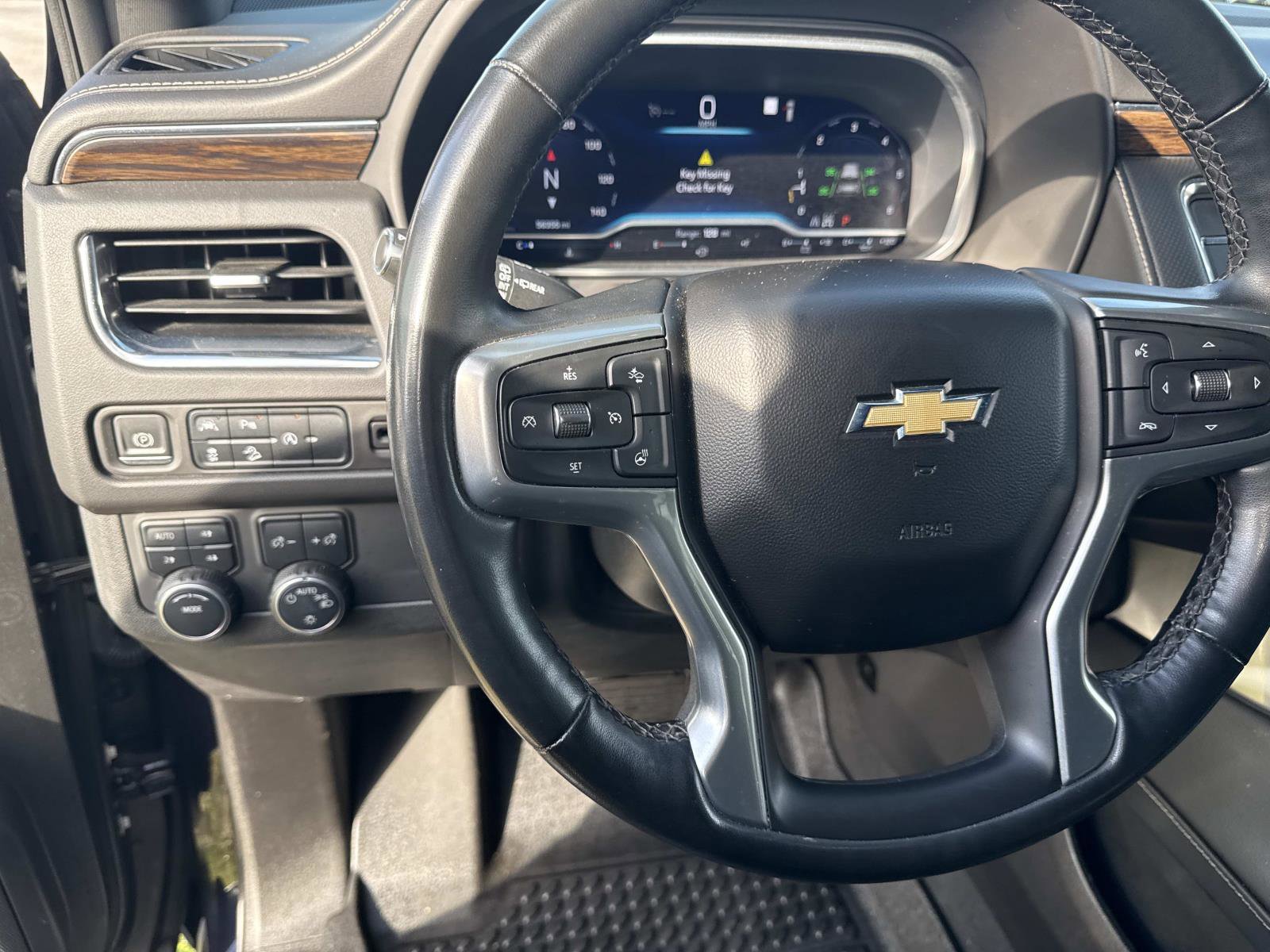 Used 2023 Chevrolet Suburban Premier image 28