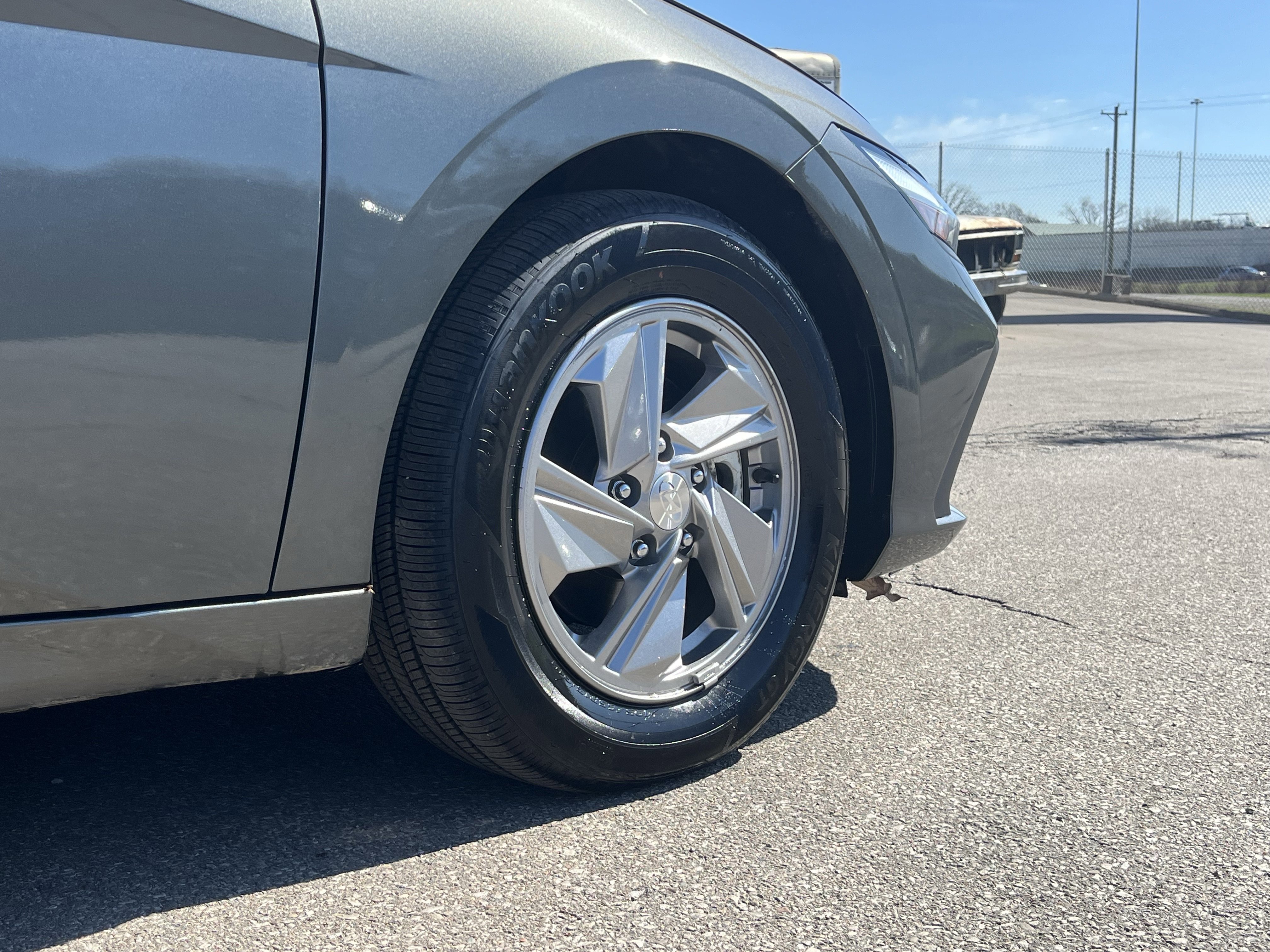 Used 2025 Hyundai Elantra SE w/ Cargo Package image 9