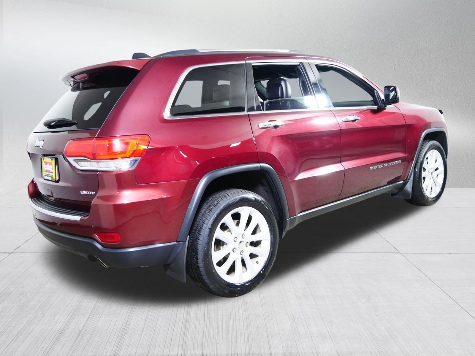 Used 2017 Jeep Grand Cherokee Limited w/ Luxury Group II AWD/4WD image 7