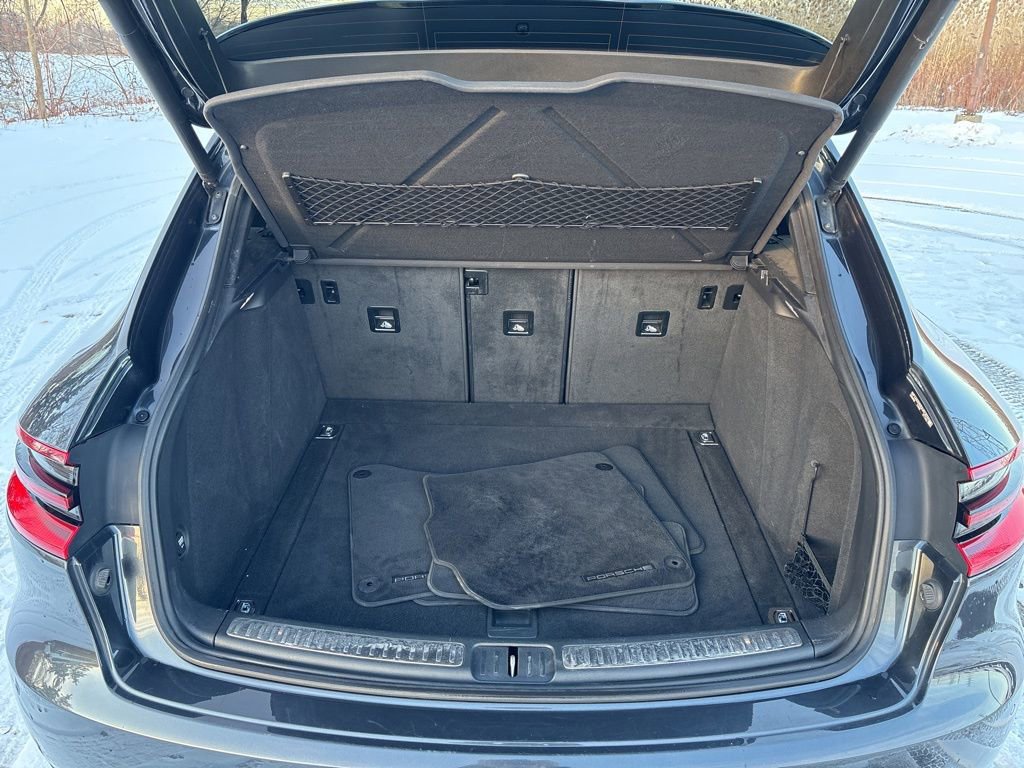 Used 2018 Porsche Macan Base image 18