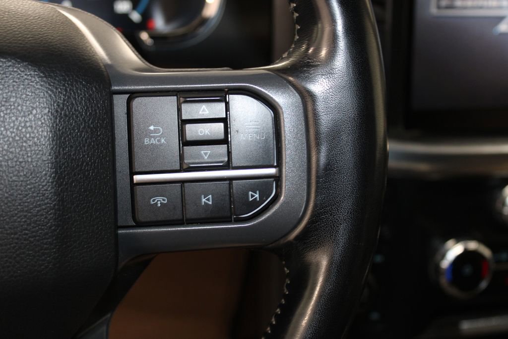 Used 2023 Ford F150 Lariat w/ Trailer Tow Package image 33