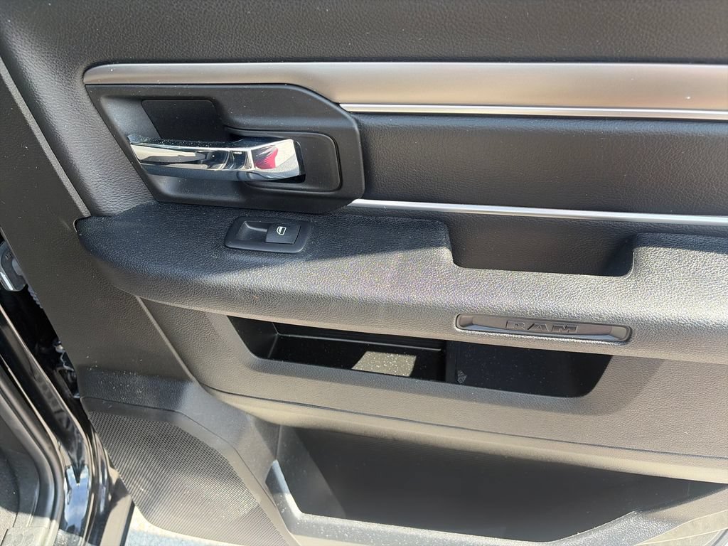 Used 2024 RAM 1500 Warlock AWD/4WD image 39