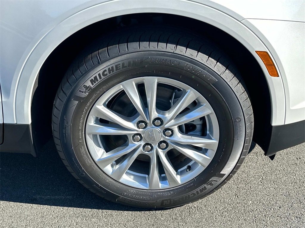 New 2025 Cadillac XT5 Luxury image 7