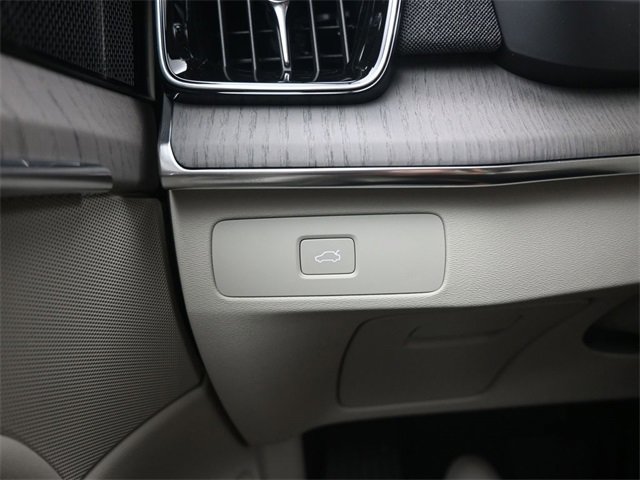 New 2026 Volvo XC90 B6 Ultra w/ Protection Package Premier image 29