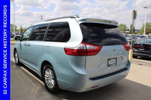 Used 2015 Toyota Sienna XLE FWD image 4