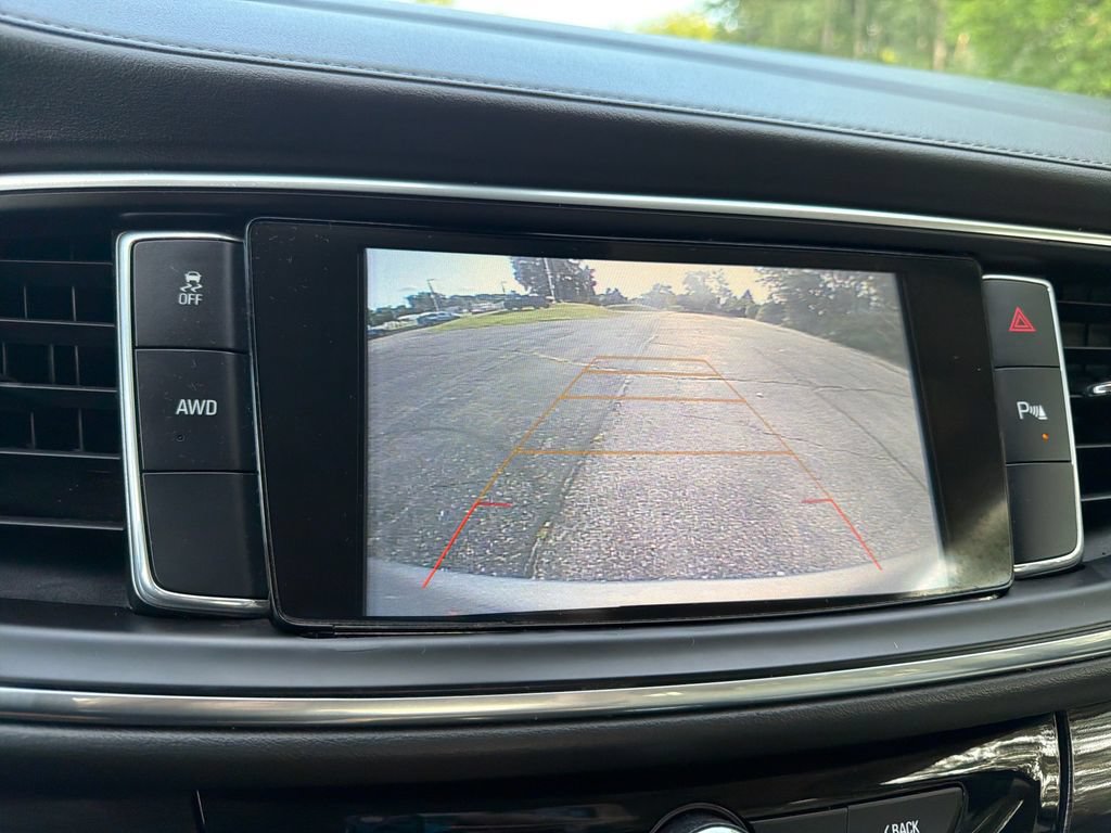 Used 2019 Buick Enclave Essence AWD/4WD image 20