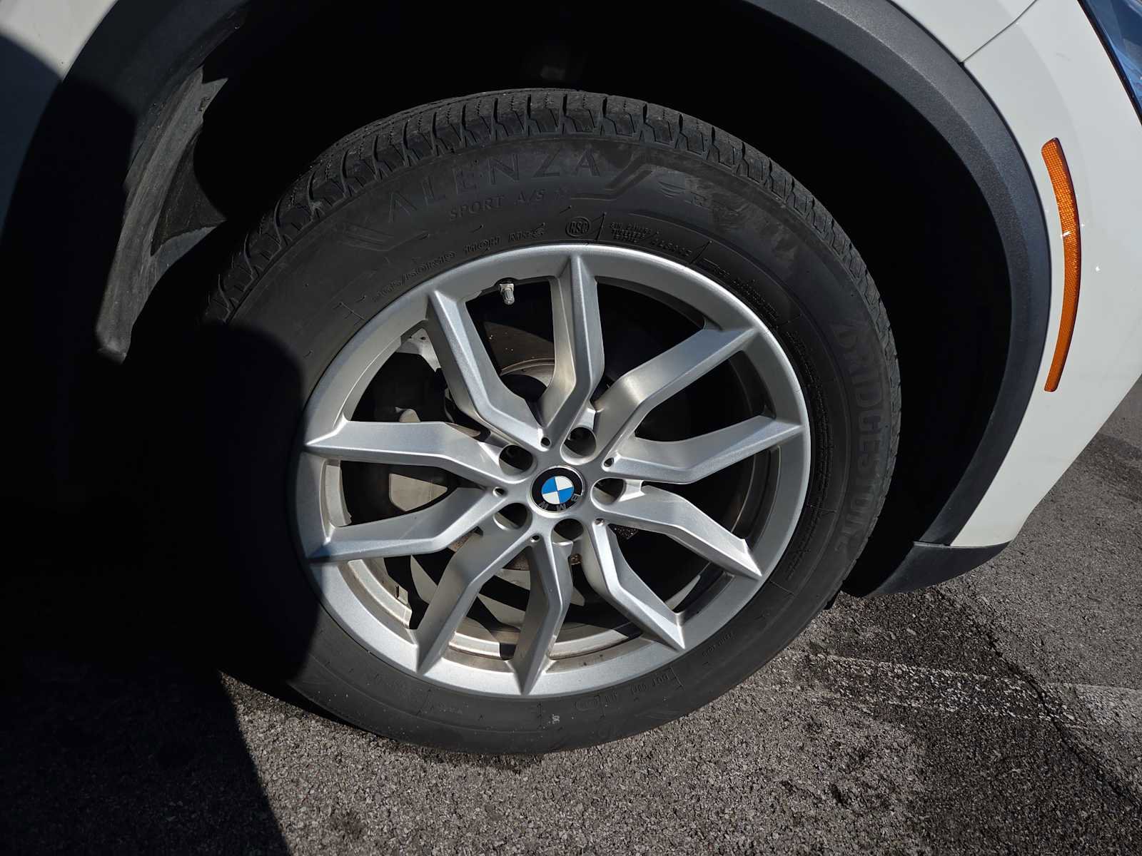 Used 2019 BMW X5 xDrive40i w/ Premium Package 2 image 2