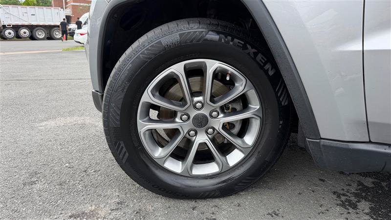 Used 2015 Jeep Grand Cherokee Limited AWD/4WD image 16