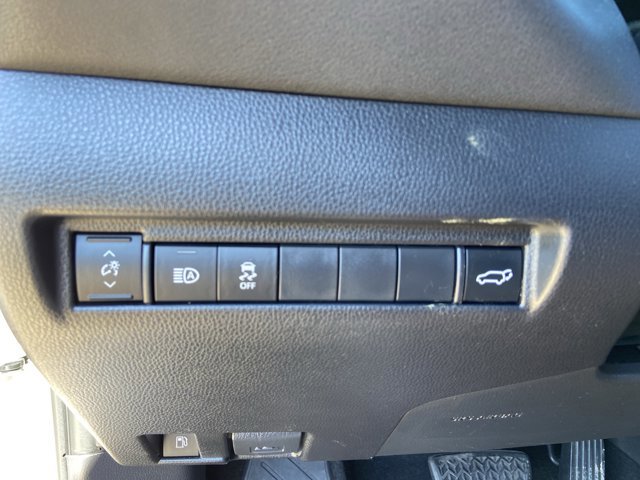 Used 2021 Toyota Venza LE image 45