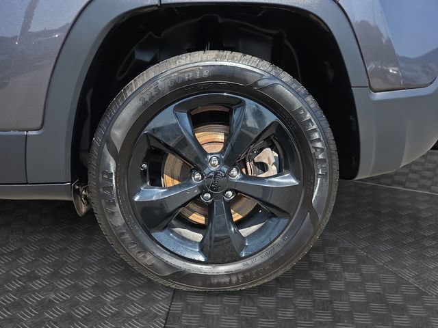 Used 2020 Jeep Cherokee Latitude Plus AWD/4WD image 35