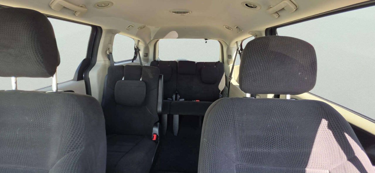 Used 2014 Dodge Grand Caravan SXT FWD image 8